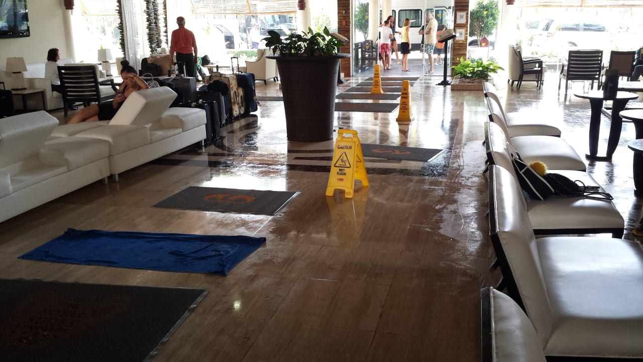 Ausfall der eiskalten Klimaanlage in Lobby Royal TRS Turquesa Hotel - Adults only