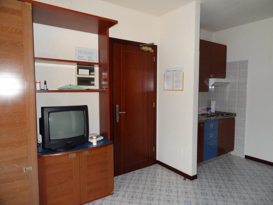 Wohnzimmer mit Küche Aparthotel Holiday