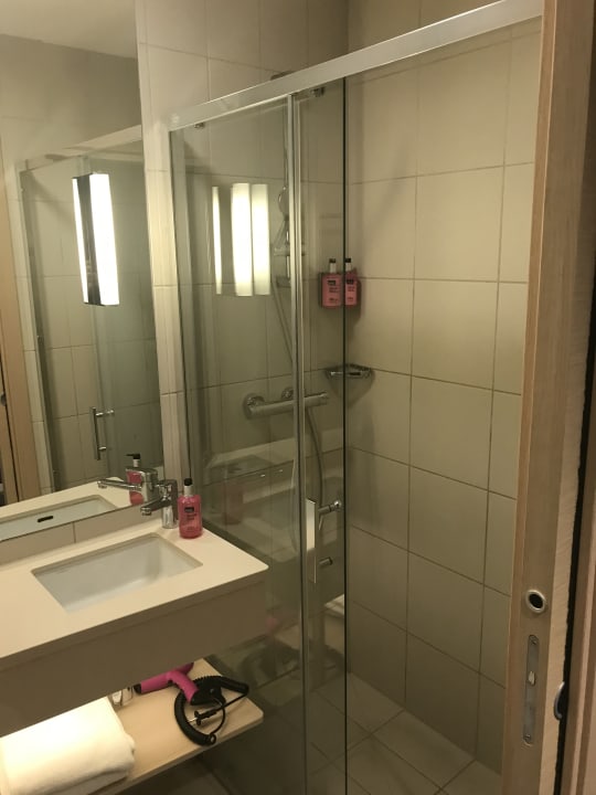 Zimmer Hotel MOXY Berlin Ostbahnhof