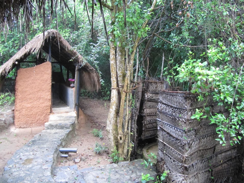 Geradeaus das Bad, rechts die Dusche The Mudhouse Farm