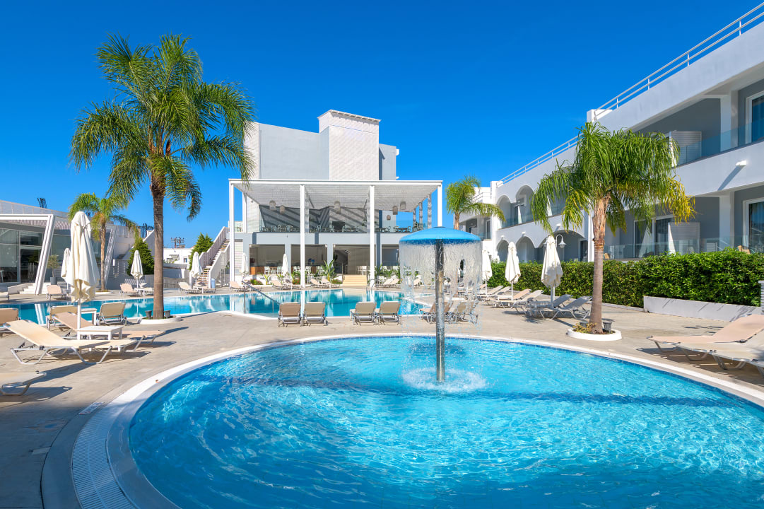 Pool Oceanis Park Hotel