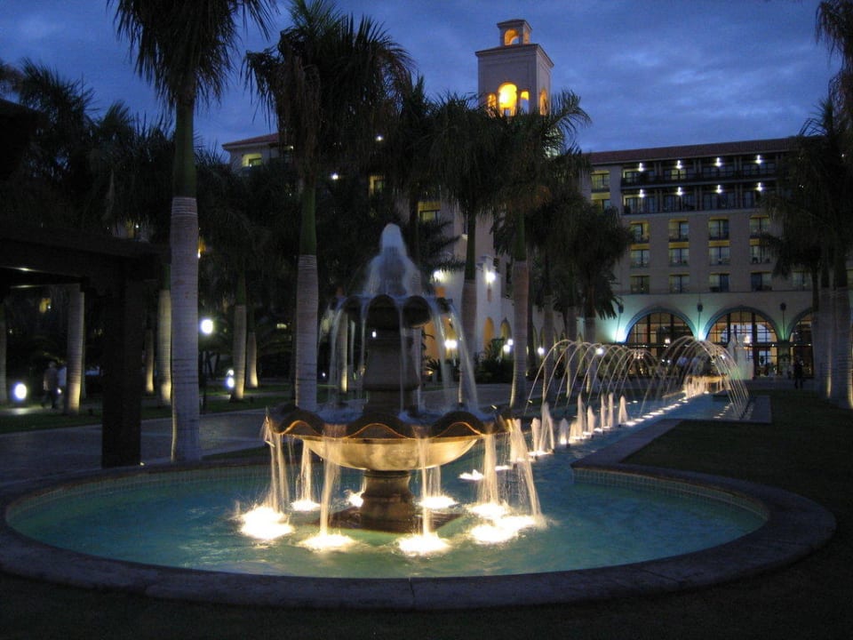 Zufahrt zum Hotel - neue Brunnenanlage Lopesan Costa Meloneras, Resort & Spa