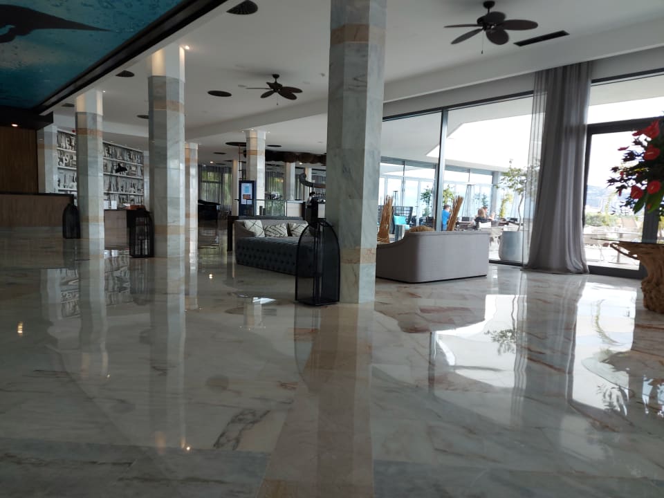 Lobby Hotel Baia Azul