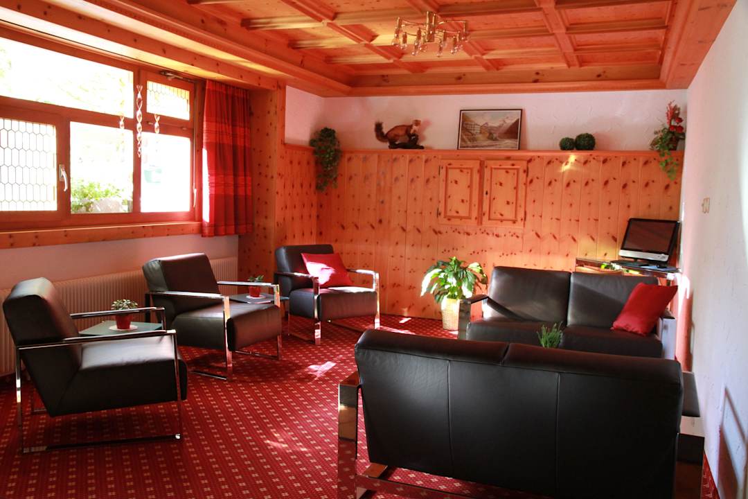 Lobby mit Internetcorner Hotel Portjengrat