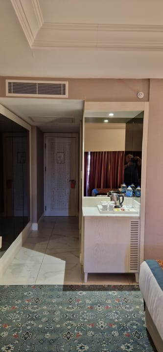 Zimmer Royal Taj Mahal Hotel