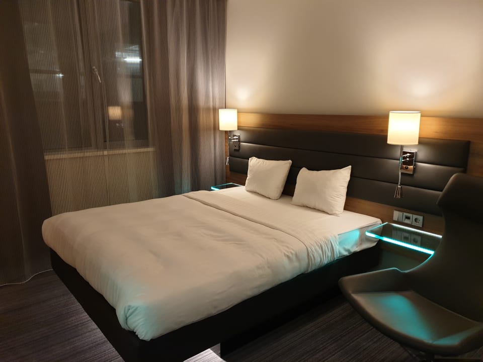 Zimmer MOXY Frankfurt Airport