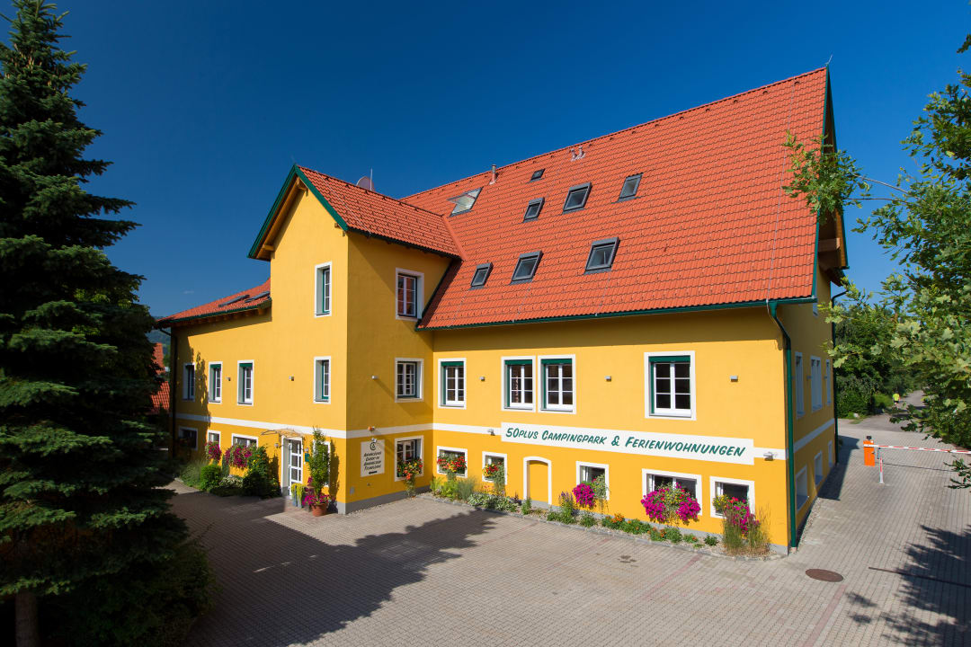 Außenansicht Komfort Appartements Zirbenland