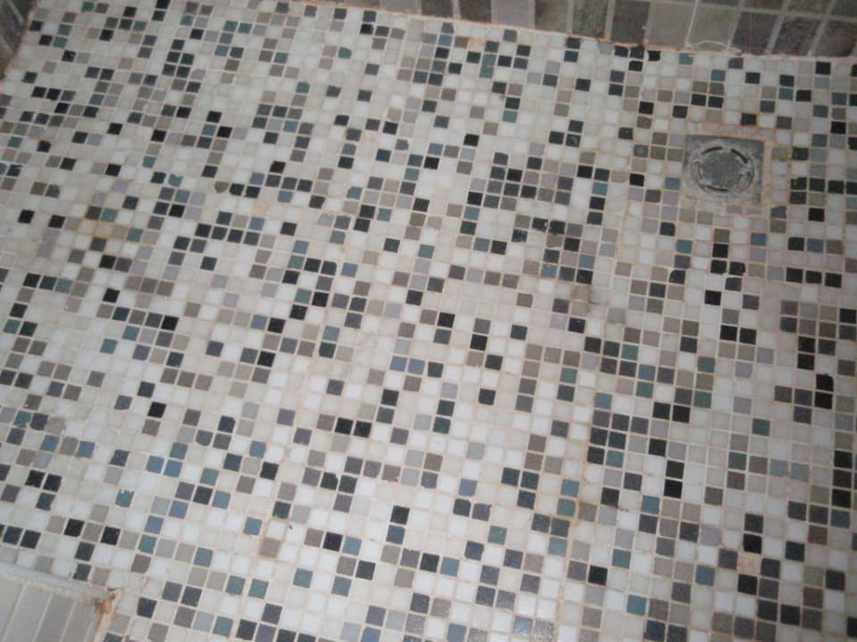 Boden der Dusche Hotel Gorgonia Beach Resort