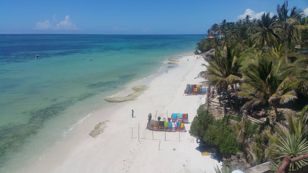Verkäufer Bahari Beach Hotel