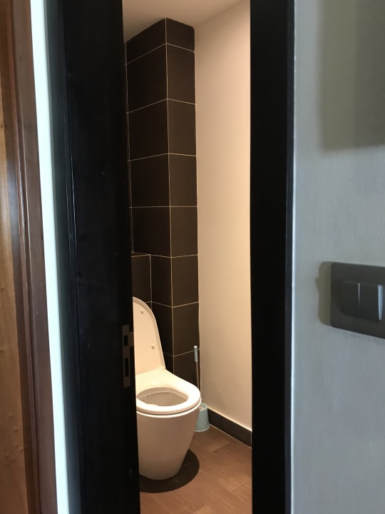 Toilette. Crystals Beach Resort Belle Mare, a member of Radisson Individuals