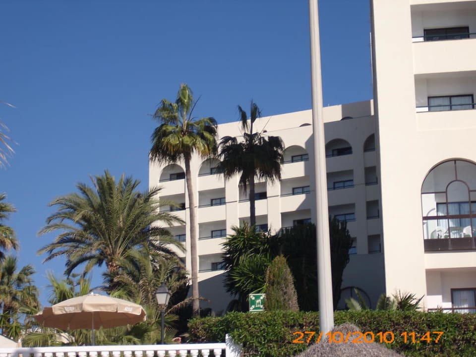 Hotel vom Strand aus gesehen Hotel Riu Monica - Adults only