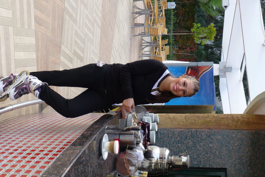 Flotte Beine am Pool Hotel Delphin Imperial