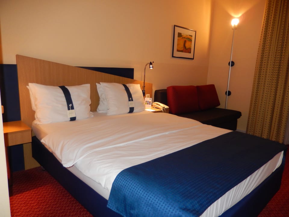 Unser Zimmer Holiday Inn Express Frankfurt - Airport