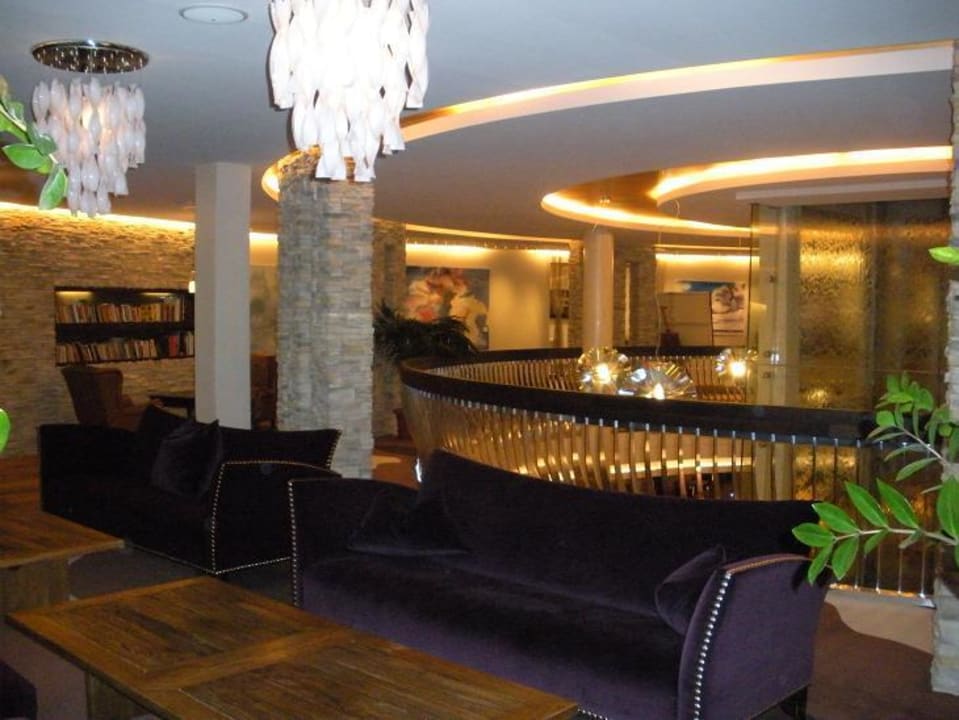 Biblotek The Alpine Palace