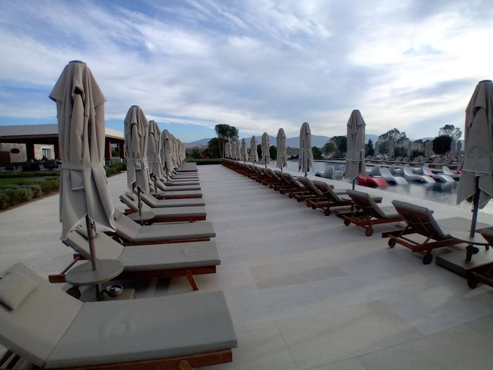 Pool Anda Barut Collection