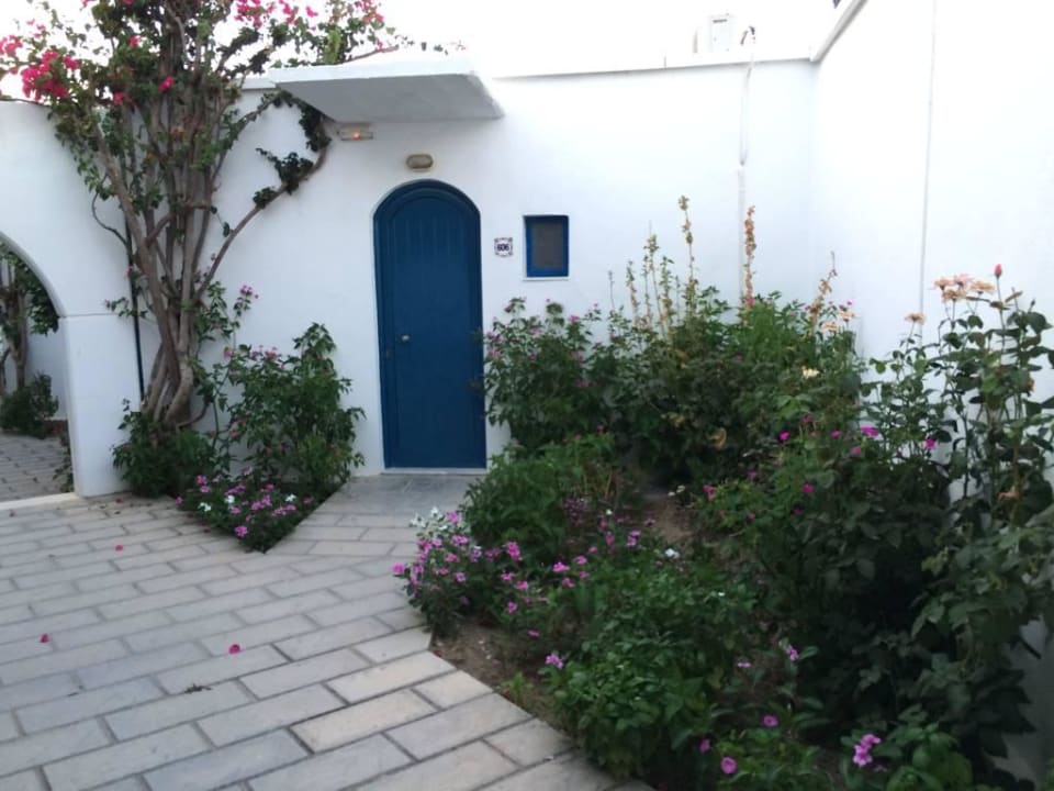 Zugang Bungalow samt Kräuter TUI KIDS CLUB Alex Beach