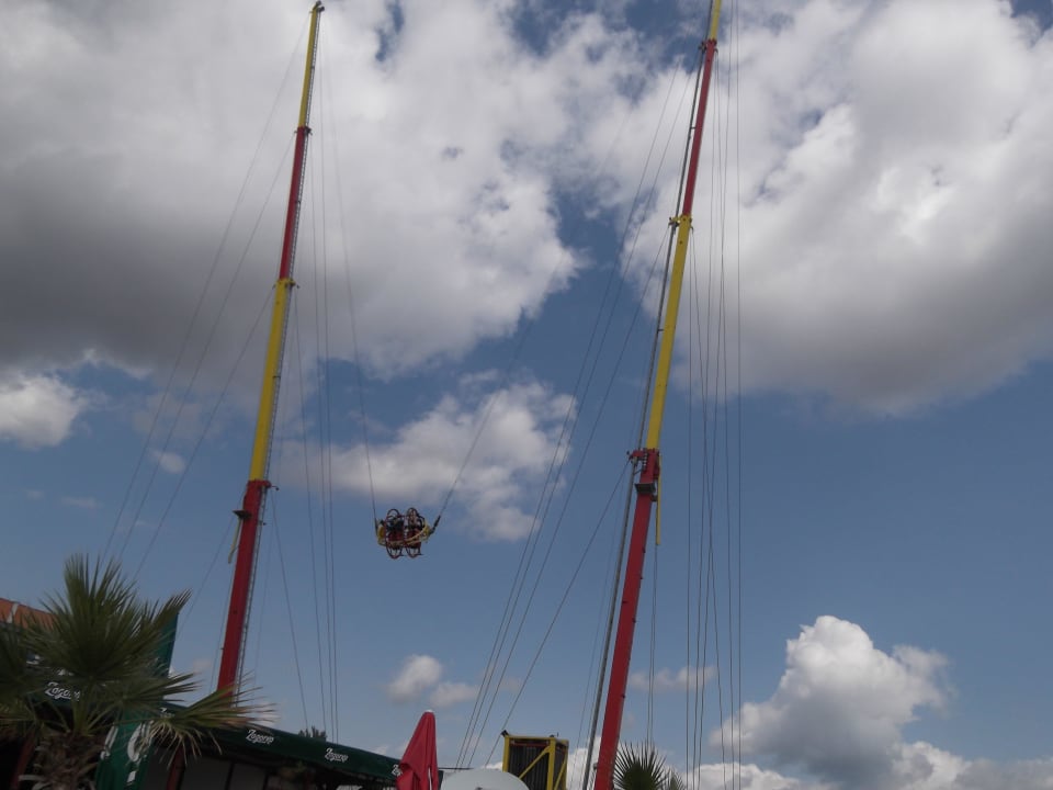 Laute Musik wenn man am Stranbd liegt Hotel Glarus Beach