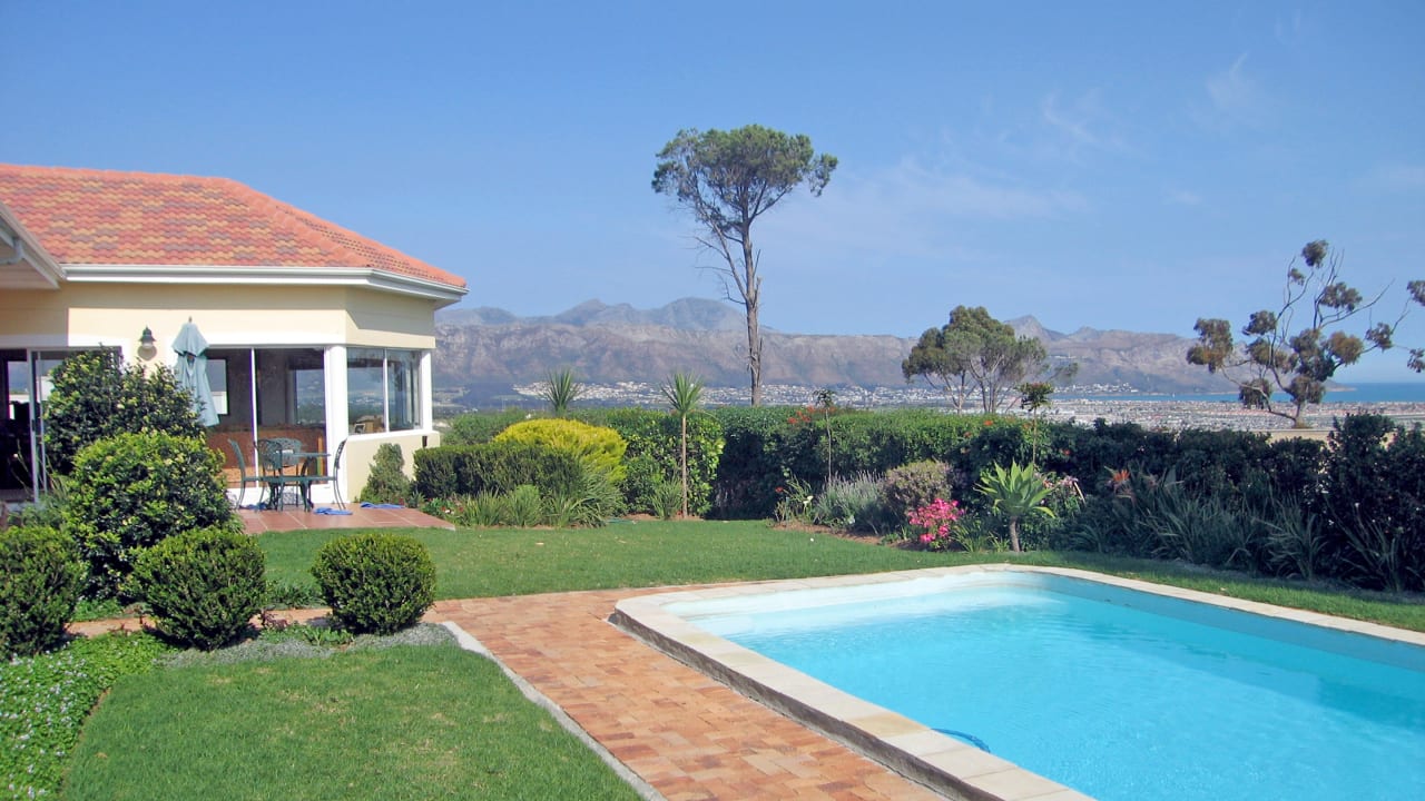 Pool Bed & Breakfast Somerset Sights