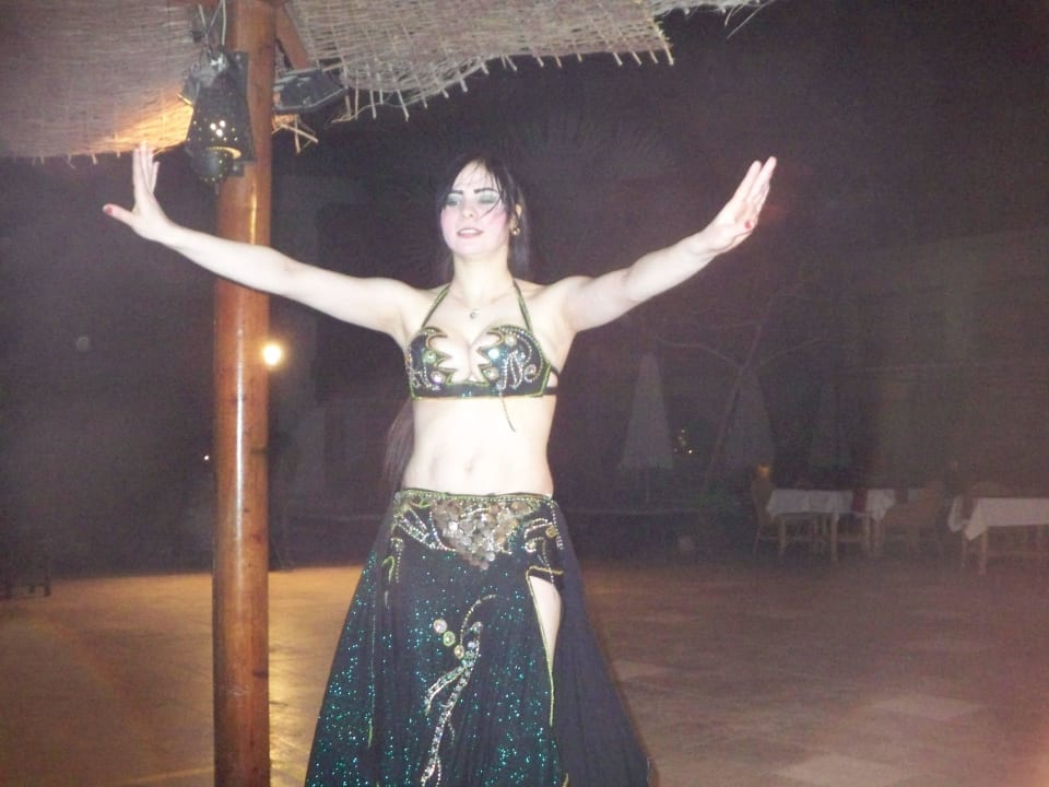 Bauchtänzerin beim Maharadinner Ghazala Gardens