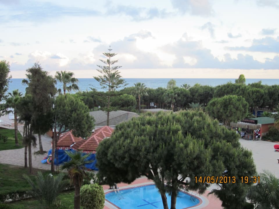 Вид с балкона Club Turtas Beach Hotel