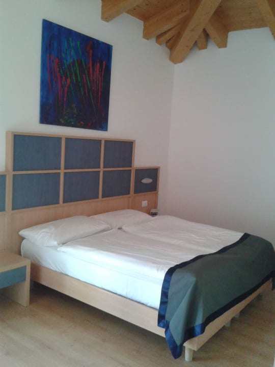 Geräumiges Zimmer im Dachgeschoss AktivHotel SantaLucia
