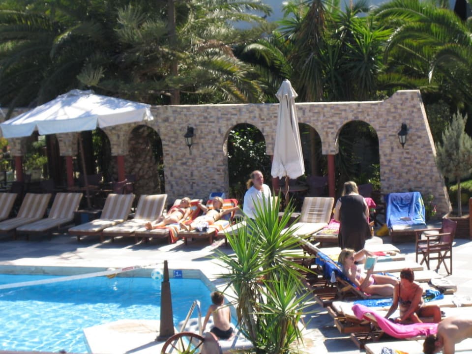 Pool Gaia Garden Hotel