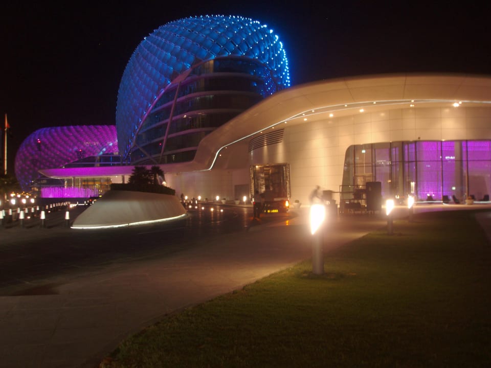 Yas Hotel an der Rennstrecke Crowne Plaza Hotel Yas Island