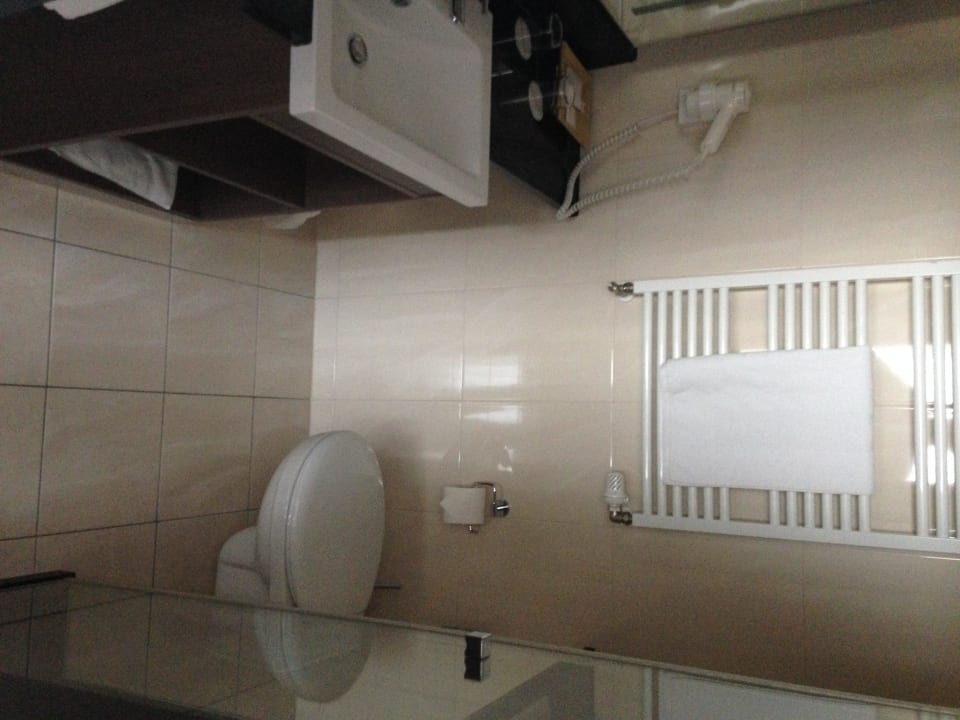 Bad Doppelzimmer IntercityHotel Mannheim