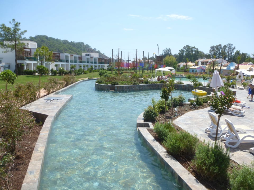 Strömungswasserkanal um den Kinderwasserpark Rixos Premium Tekirova