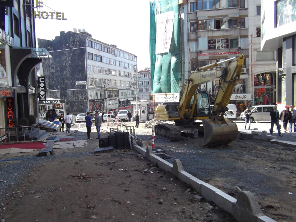 Straßenbauarbeiten neue Straße Ikbal Deluxe Hotel Istanbul