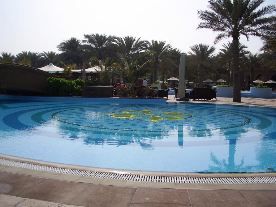 Schöner Pool Emirates Palace Mandarin Oriental
