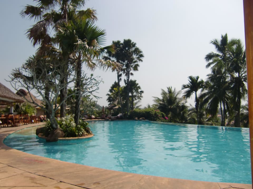 Süsswasserpool Hotel Vivanta by Taj Kovalam