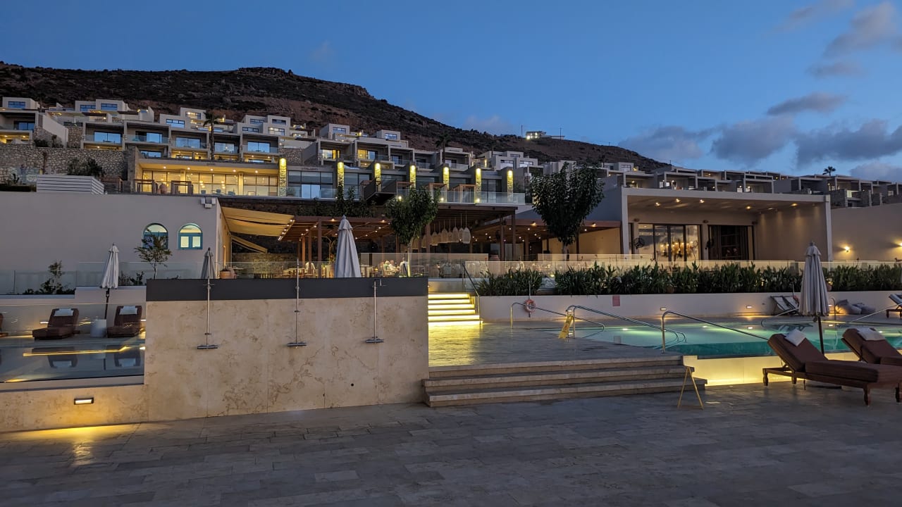 Außenansicht The Royal Senses Resort, Curio Collection by Hilton