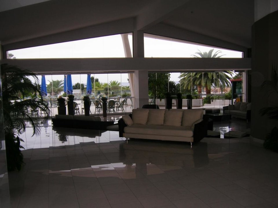 Lobby mit Blick zum Pool Aldiana Club Rocca Nettuno Calabria