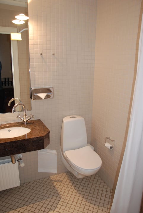 Badezimmer/ WC Hotel Kong Arthur