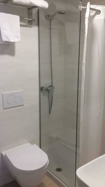 Moderne Badeinrichtung Hotel Vista Odin