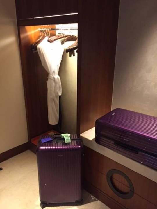 Schrank Hotel Mandarin Oriental Macau