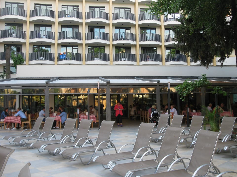 Hotelrestaurant von außen HVD Club Bor