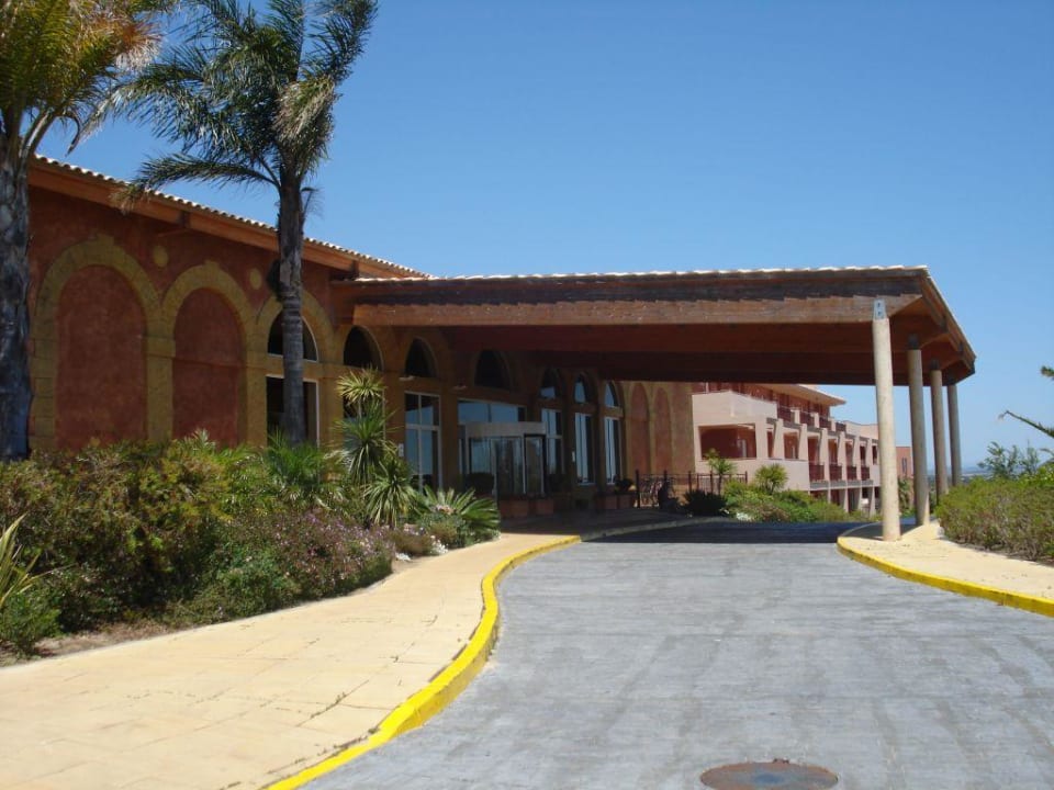 Hotelvorfahrt Ilunion Sancti Petri