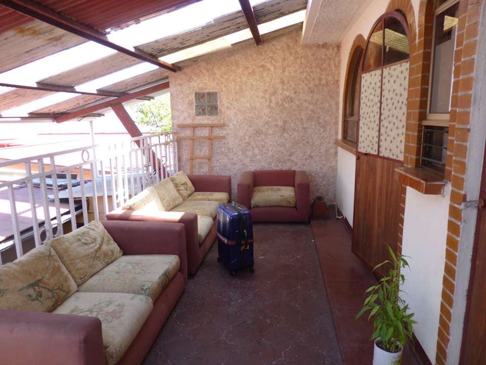 Sitzecke vor Zimmer 8 und 7 Hostal Hermano Pedro