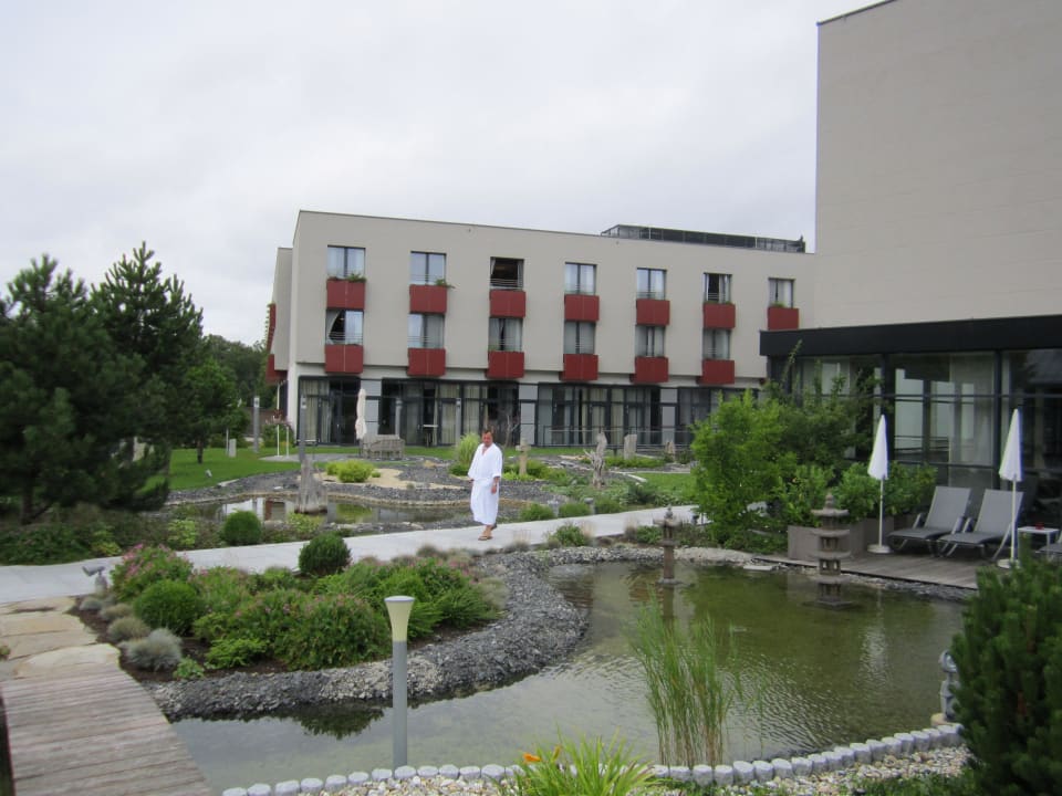 Wunderschön gestaltete Ausenanlage Linsberg Asia Hotel & Spa