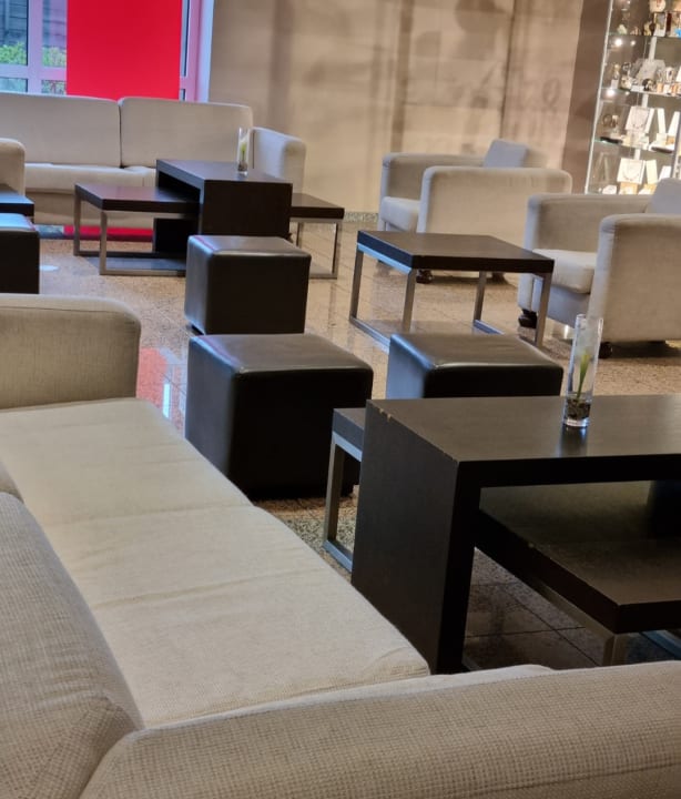 Lobby H+ Hotel Leipzig-Halle