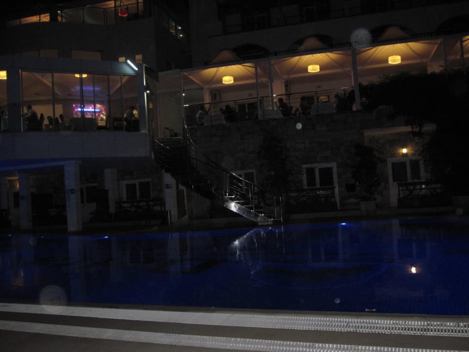 Wygląd nocą Delta Hotels By Marriott Bodrum