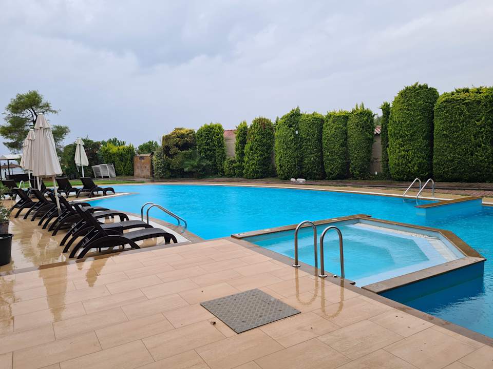 Pool Istion Club & Spa