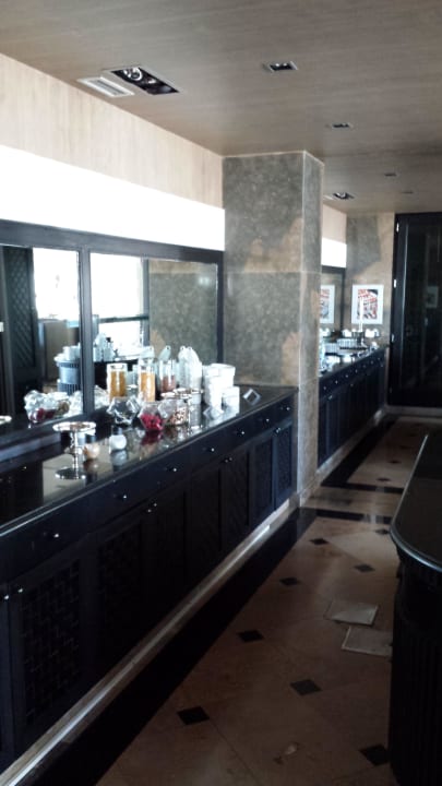 Buffet im Restaurant f. Frühstück Grande Real Villa Italia