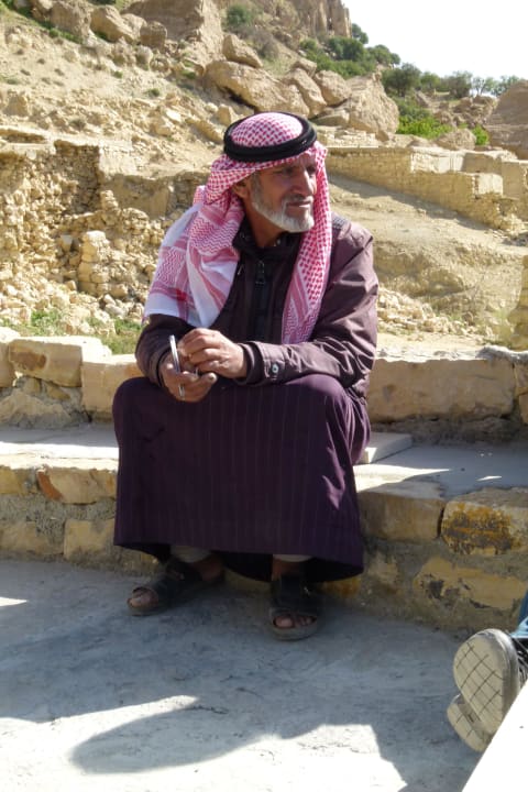 Patron und gute Seele des Hauses Dana Hotel