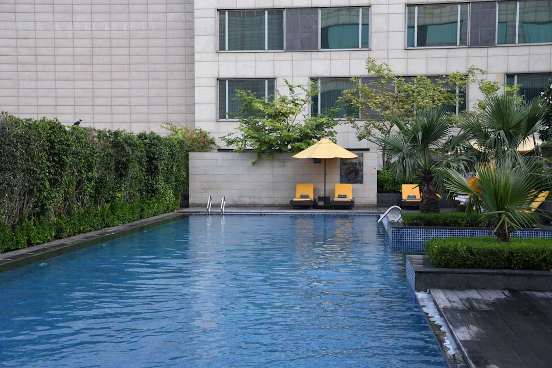 Pool JW Marriott Hotel New Delhi Aerocity