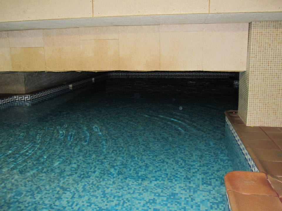 Schwimmbereich Hallenbad Playamarina Hotel