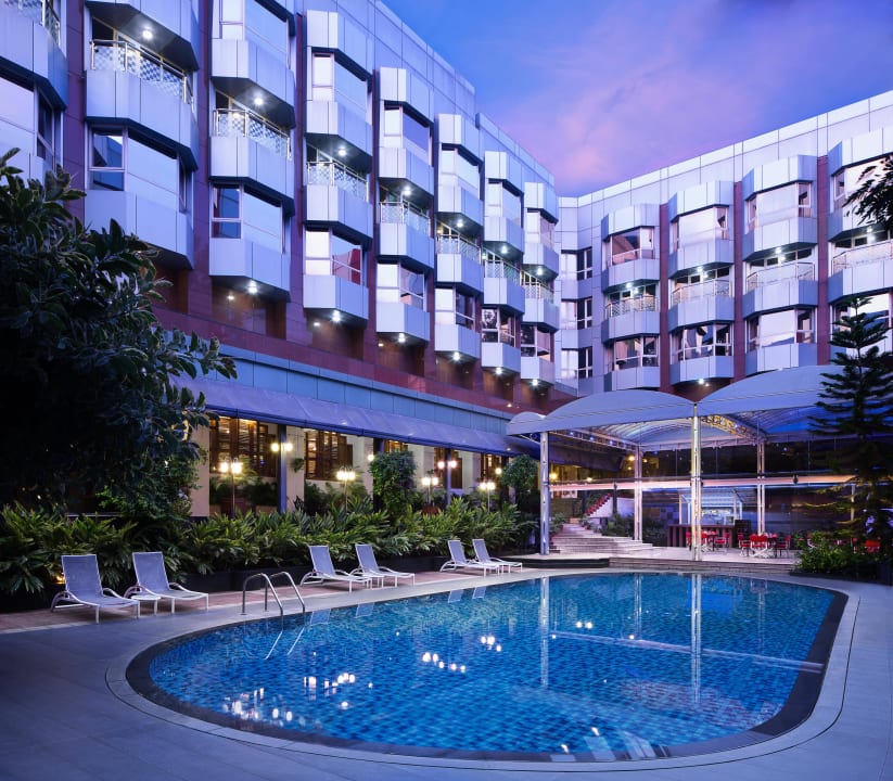 Outdoor Pool Le Meridien Bangalore