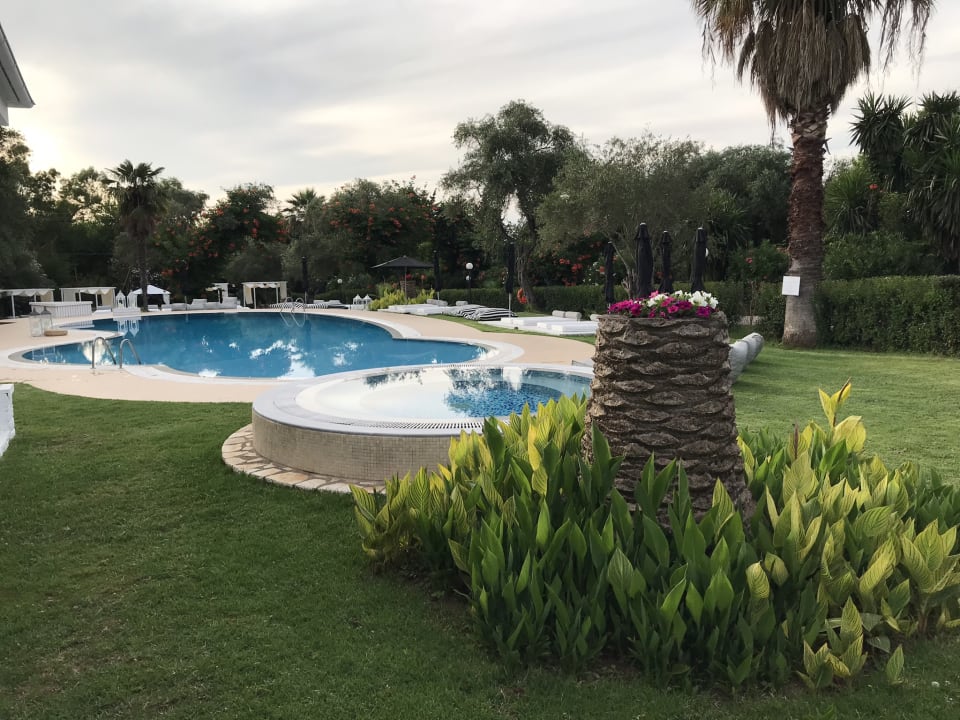 Gartenanlage Mr. & Mrs. White Corfu